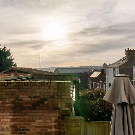 Host & - Sea View Holiday home Scarborough